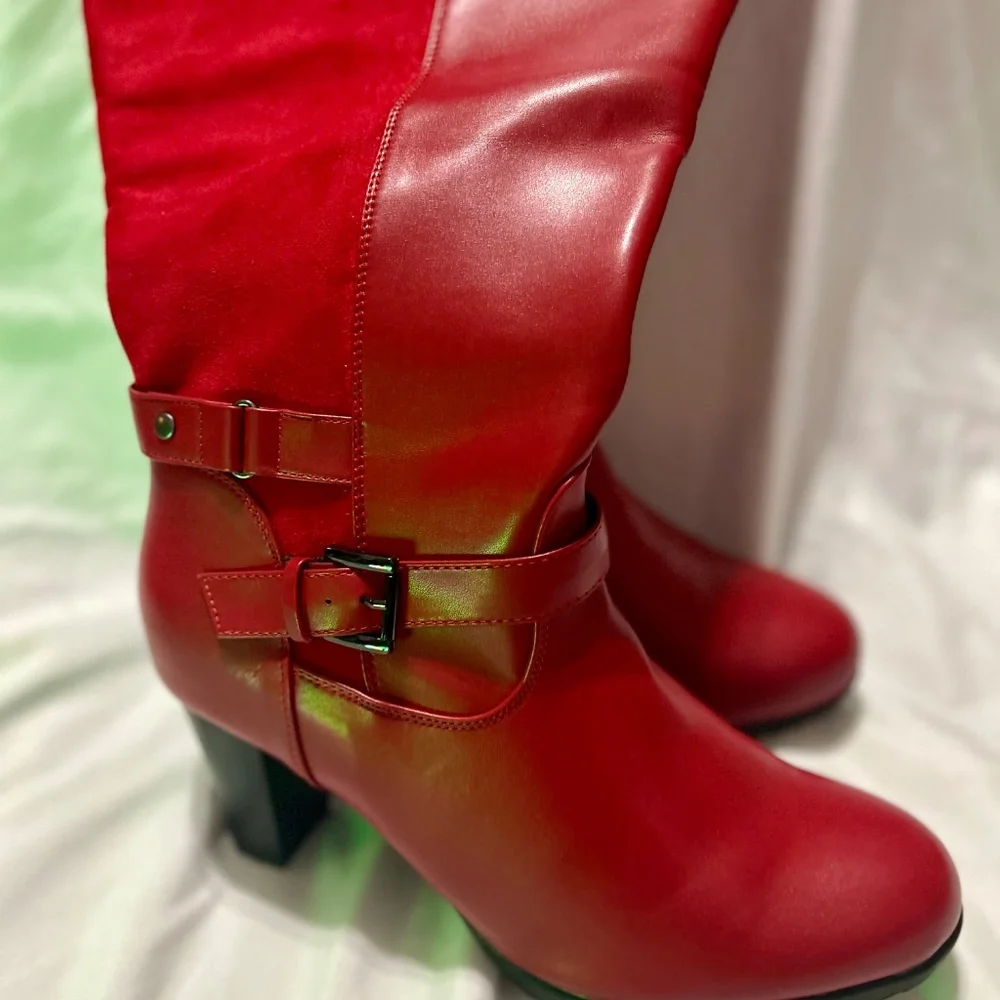 Red - Picture 2 of 7